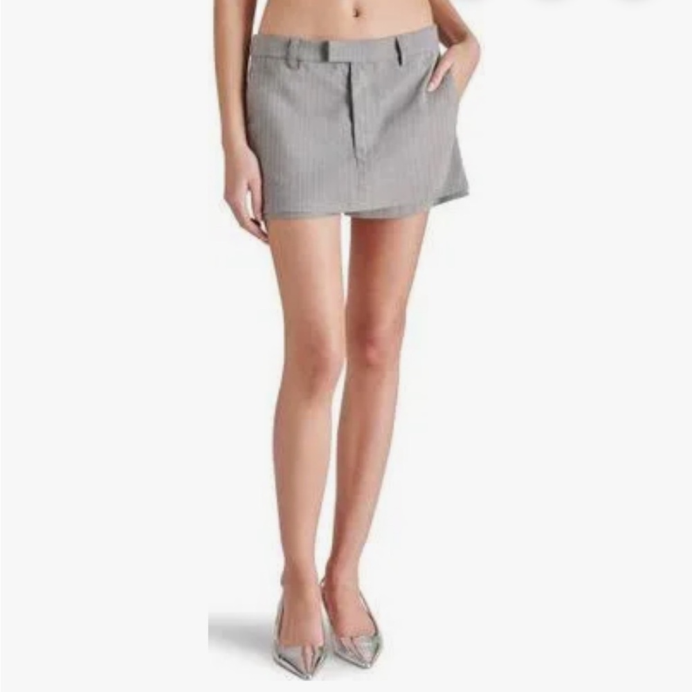 Steve Madden Gray Pinstripe Skirt Sz 10 NWT ❤️❤️